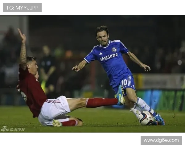 斯温登俱乐部历史回顾与成就探析 纵览英格兰足球魅力与挑战