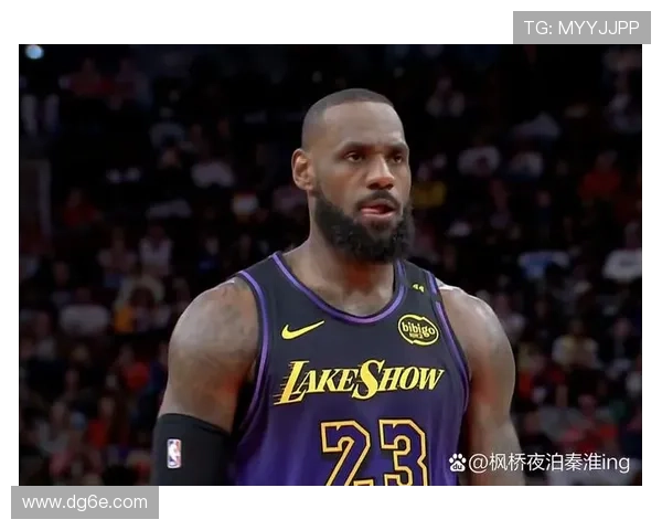 詹姆斯伤愈复出带领湖人逆袭雄鹿 狂砍三双引领全场表现