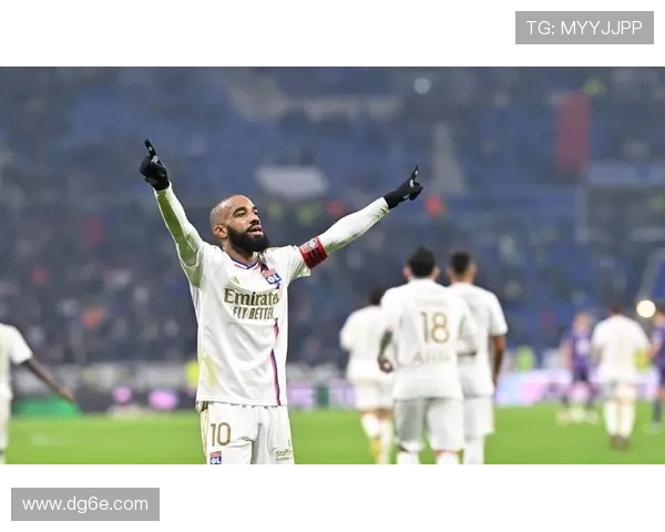 里昂足球俱乐部发展历程与法甲联赛中崛起的背后故事