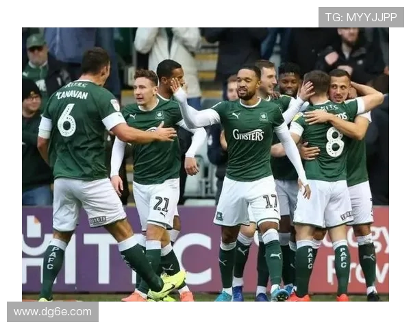 雷丁俱乐部探索足球文化魅力与城市精神发展的故事